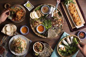 What To Eat In Vietnam: TOP 10 must-try Favorite Food