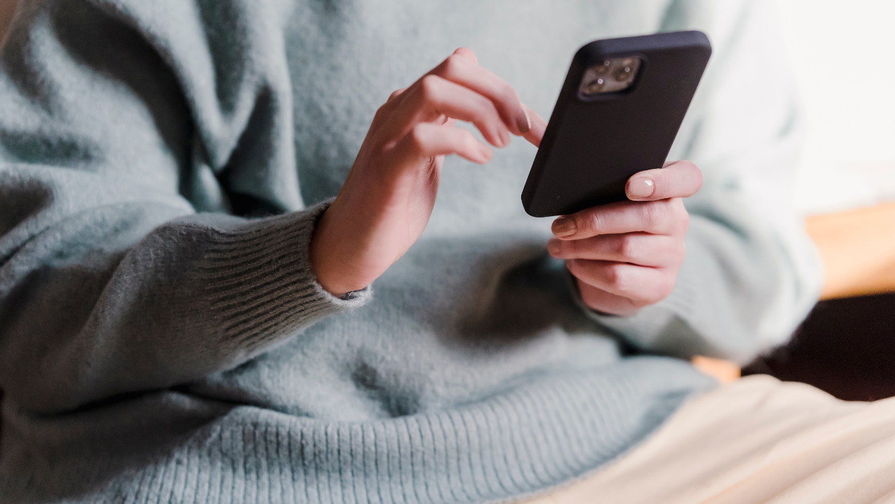 Not checking if your phone is compatible with travel SIMs